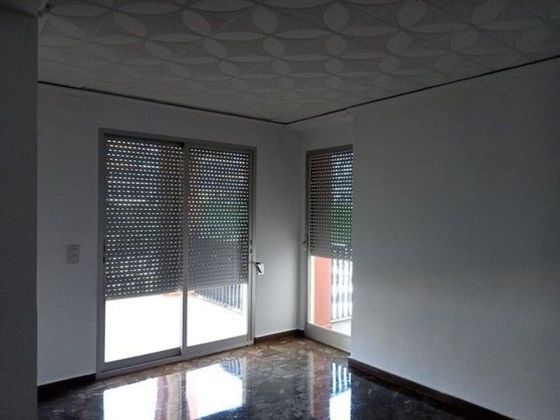 Foto 2 de Venta de piso en Chelva de 4 habitaciones con piscina y balcón