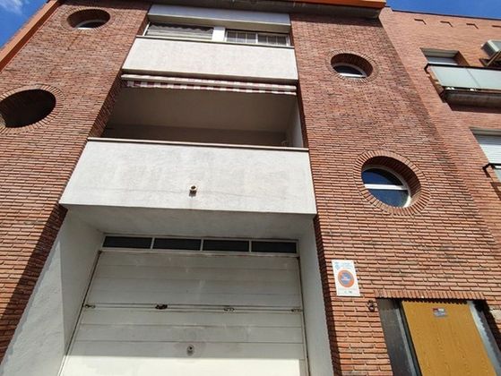 Foto 1 de Casa en venta en Santa Perpètua de Mogoda de 4 habitaciones con garaje y balcón