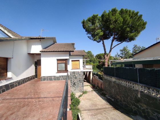 Foto 1 de Venta de casa en Lliçà d´Amunt de 4 habitaciones con piscina y garaje