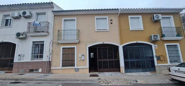 Foto 1 de Casa en venta en Puente Genil de 3 habitaciones con terraza