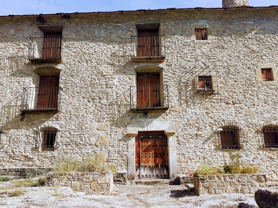Foto 1 de Casa en venda a Sabiñánigo de 5 habitacions i 715 m²