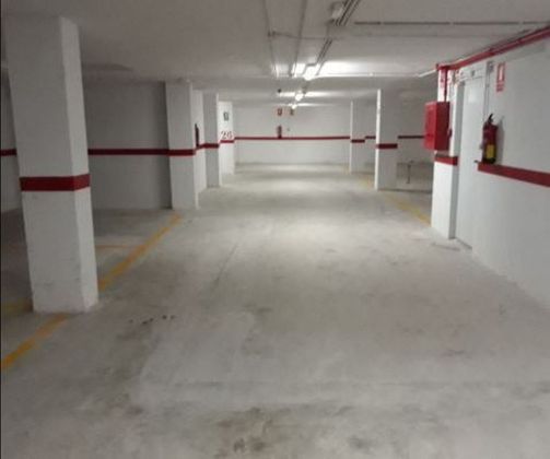 Foto 2 de Garaje en venta en Carretera Mojonera – Cortijos de Marín de 11 m²