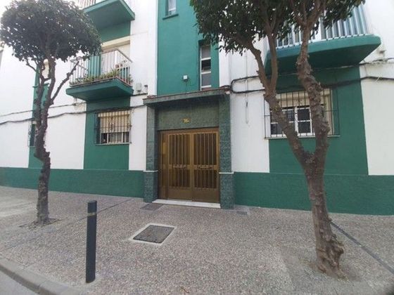 Foto 2 de Pis en venda a La Línea de la Concepción ciudad de 3 habitacions amb balcó