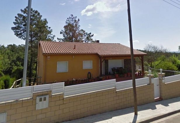 Foto 2 de Casa en venda a Sils de 4 habitacions amb terrassa i garatge