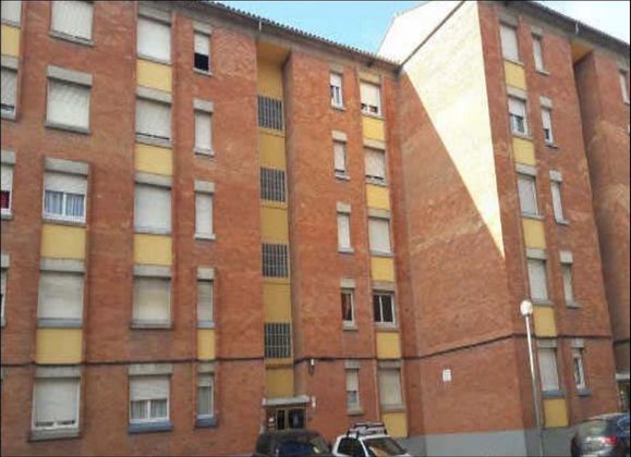 Foto 1 de Venta de piso en Estadi-Horta Vermella-Santa Anna de 3 habitaciones y 75 m²