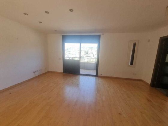 Foto 1 de Casa en venda a Castellnou - Can Mir - Sant Muç de 4 habitacions amb garatge