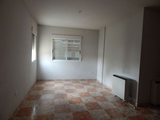 Foto 2 de Casa en venta en Fuensalida de 4 habitaciones con garaje