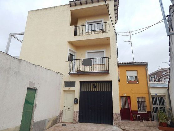 Foto 1 de Casa en venta en Fuensalida de 4 habitaciones con garaje