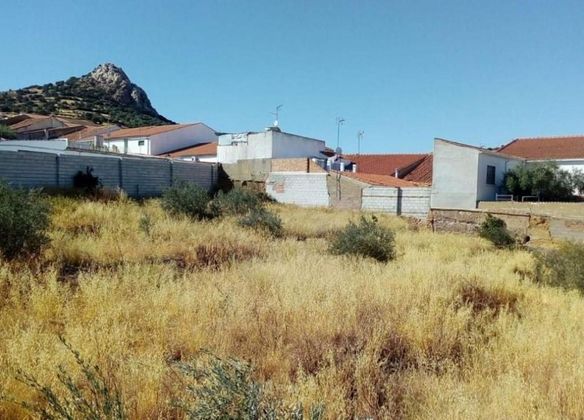 Foto 2 de Venta de terreno en Peñarroya-Pueblonuevo de 2676 m²
