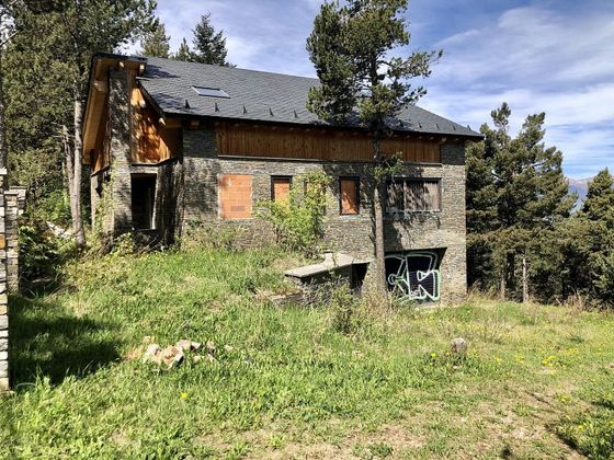 Foto 1 de Casa en venda a Alp de 3 habitacions amb terrassa