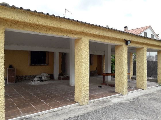 Foto 2 de Venta de casa en Hontoba de 3 habitaciones y 185 m²