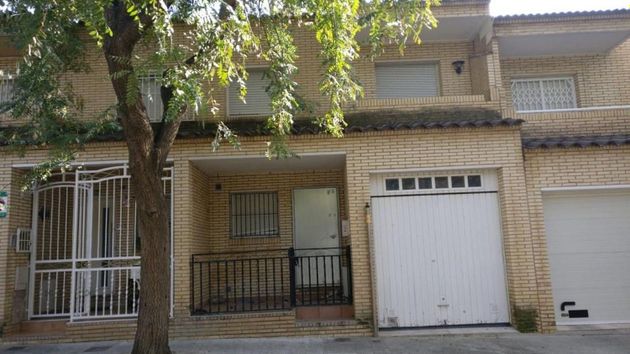 Foto 1 de Casa en venta en Llevant de 4 habitaciones con terraza y garaje