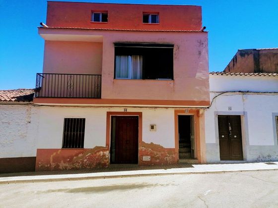 Foto 1 de Casa en venda a Oliva de Mérida de 3 habitacions i 142 m²