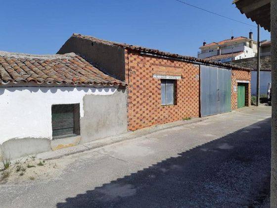 Foto 1 de Casa en venda a Larrodrigo de 1 habitació amb garatge