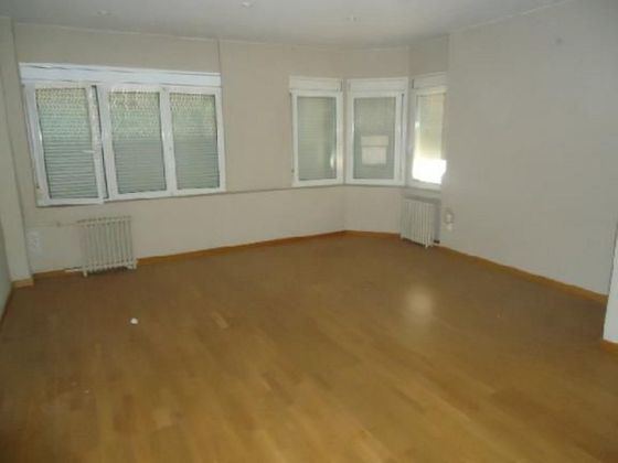 Foto 1 de Piso en venta en Centre - Figueres de 2 habitaciones con aire acondicionado y calefacción