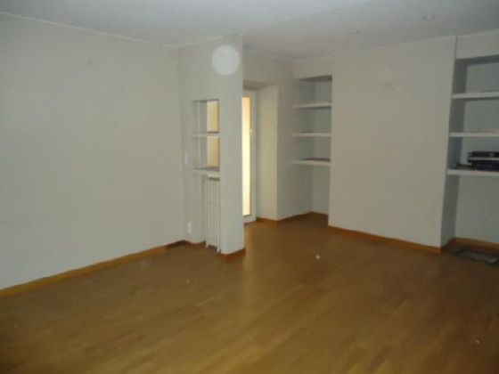 Foto 2 de Piso en venta en Centre - Figueres de 2 habitaciones con aire acondicionado y calefacción