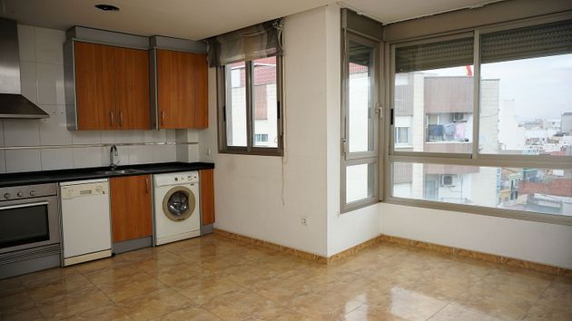 Foto 1 de Dúplex en venta en Zona Llombai de 3 habitaciones con terraza y ascensor