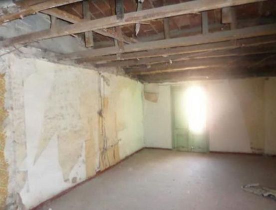 Foto 2 de Venta de piso en Casc Antic de 1 habitación y 78 m²