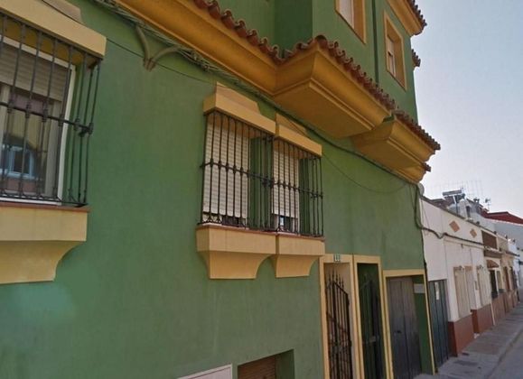 Foto 2 de Casa en venda a La Línea de la Concepción ciudad de 3 habitacions amb garatge