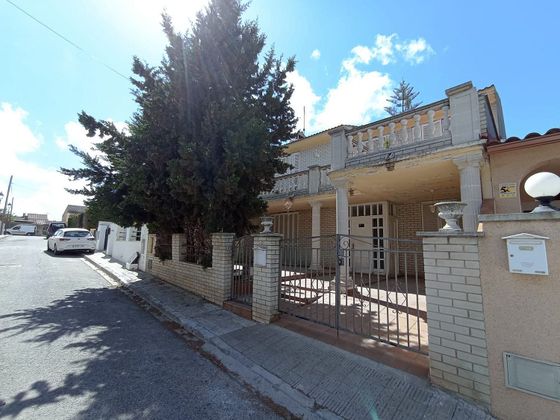 Foto 2 de Casa en venta en Castellet i la Gornal de 4 habitaciones con garaje