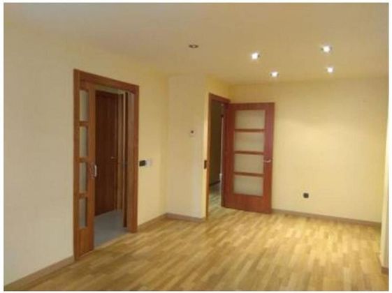 Foto 2 de Venta de piso en Olost de 2 habitaciones con garaje y aire acondicionado