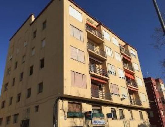 Foto 2 de Pis en venda a Centre - Tortosa de 3 habitacions amb terrassa i aire acondicionat