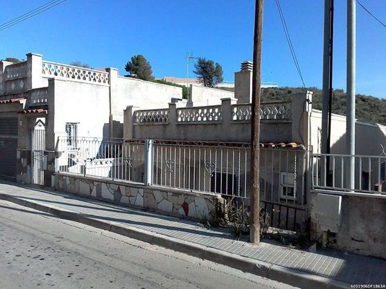 Foto 1 de Piso en venta en Sant Vicenç dels Horts de 6 habitaciones con terraza