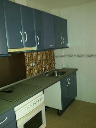 Foto 2 de Piso en venta en Can Feu - Can Gambús - Hostafrancs de 2 habitaciones con terraza