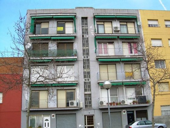 Foto 1 de Venta de piso en Poble Nou - Torreromeu - Can Roqueta de 2 habitaciones con balcón