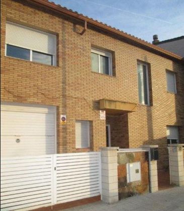 Foto 1 de Casa en venta en Sant Vicenç dels Horts de 4 habitaciones con garaje y calefacción