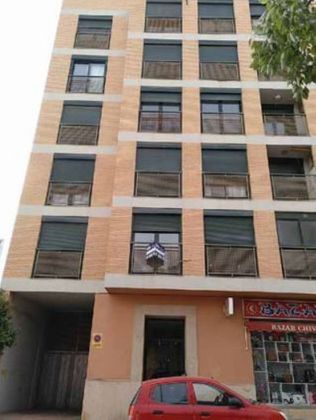 Foto 1 de Venta de piso en Centro - Chiva de 1 habitación con garaje y balcón