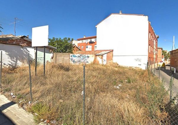 Foto 2 de Venta de terreno en Cabanillas del Campo de 205 m²