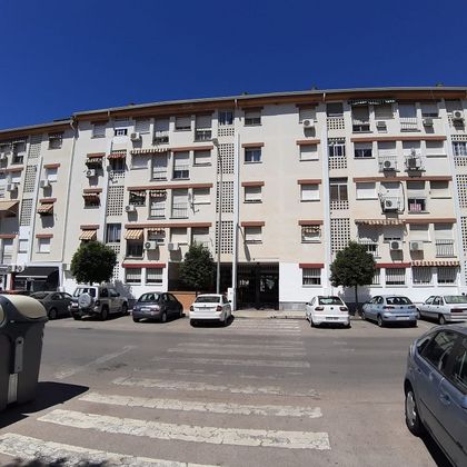 Foto 1 de Piso en venta en Almendralejo de 3 habitaciones con terraza y aire acondicionado
