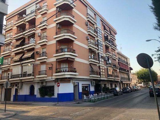 Foto 1 de Piso en venta en Linares de 4 habitaciones con balcón y ascensor