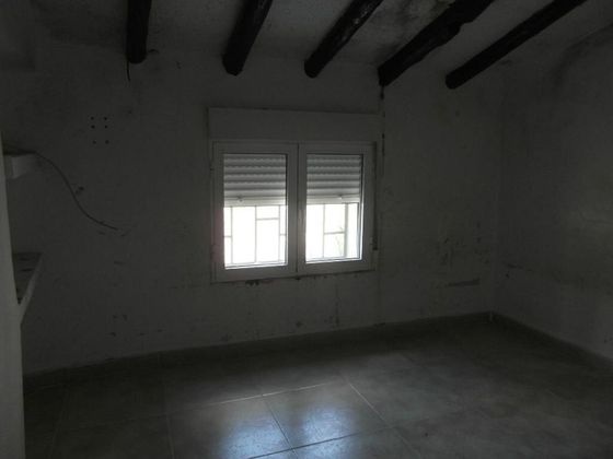 Foto 2 de Casa en venta en Yecla de 5 habitaciones con terraza