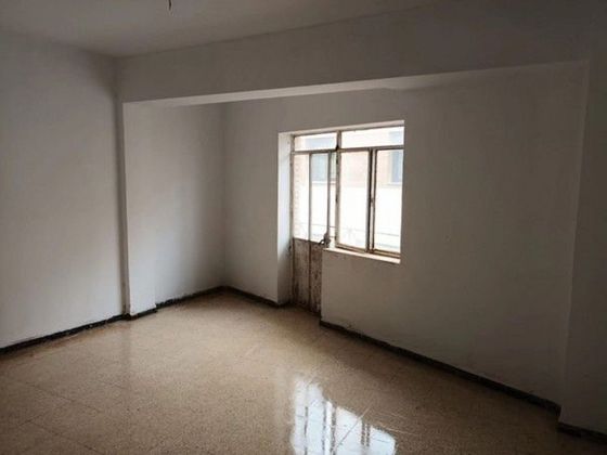 Foto 2 de Piso en venta en Almendralejo de 3 habitaciones con terraza y aire acondicionado