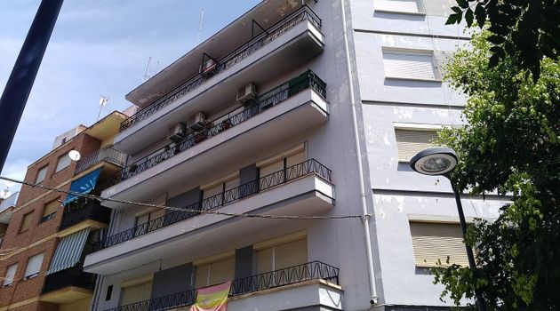 Foto 2 de Piso en venta en Guadix de 5 habitaciones con terraza y ascensor