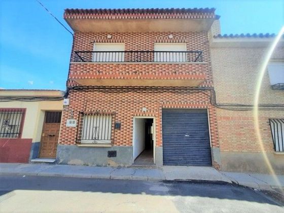 Foto 1 de Casa en venda a Navalmorales (Los) de 4 habitacions amb terrassa i garatge