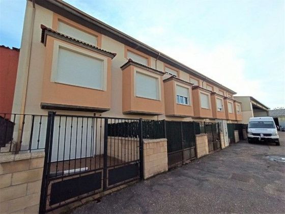 Foto 1 de Venta de casa en Villalbilla de Burgos de 3 habitaciones con garaje
