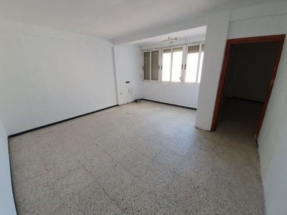 Foto 2 de Venta de piso en La Chanca - Pescadería de 4 habitaciones y 106 m²