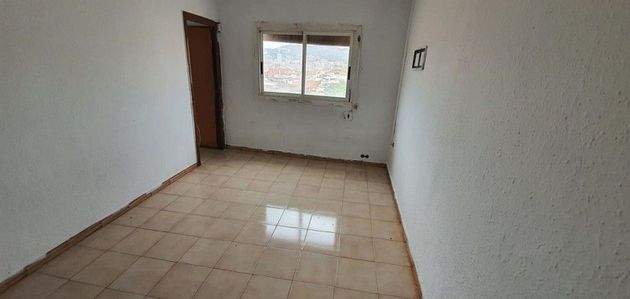 Foto 2 de Pis en venda a El Raval - Safaretjos de 3 habitacions i 56 m²