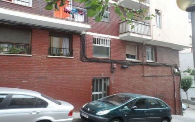 Foto 1 de Piso en venta en Artigas - Llefià de 2 habitaciones con terraza