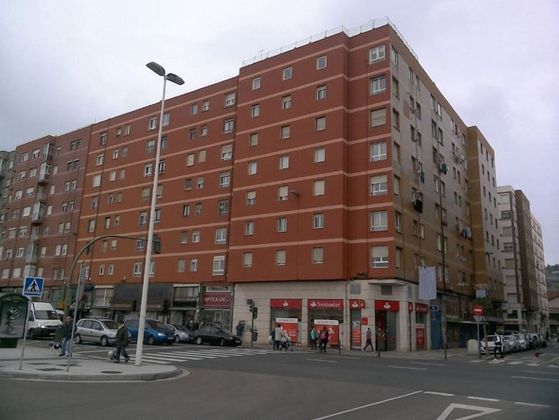 Foto 1 de Piso en venta en Castilla - Hermida de 3 habitaciones con ascensor
