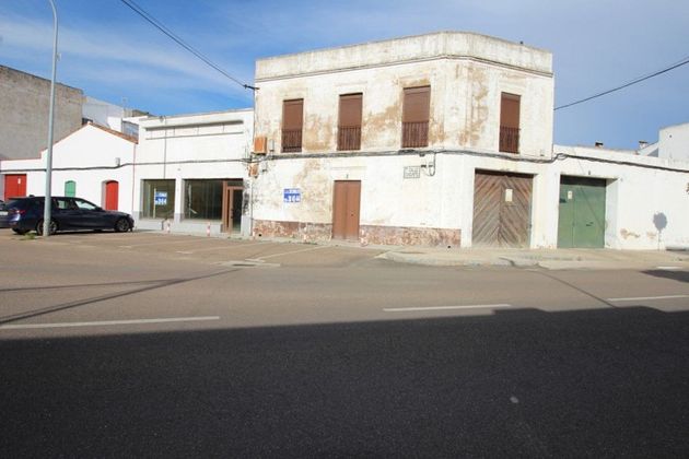 Foto 1 de Local en venta en Montijo con garaje