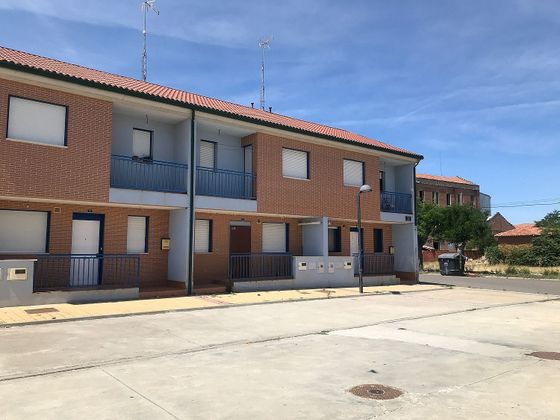 Foto 1 de Casa en venda a Nava del Rey de 3 habitacions i 112 m²