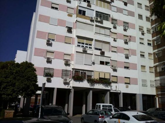 Foto 2 de Venta de piso en Pino Montano - Consolación - Las Almenas de 3 habitaciones y 90 m²