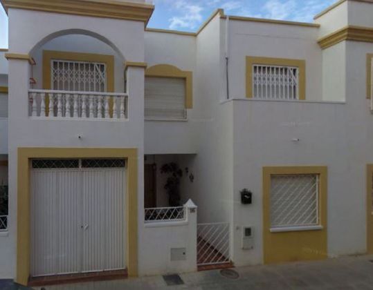 Foto 2 de Dúplex en venda a La Cañada-Costacabana-Loma Cabrera-El Alquián de 3 habitacions i 126 m²
