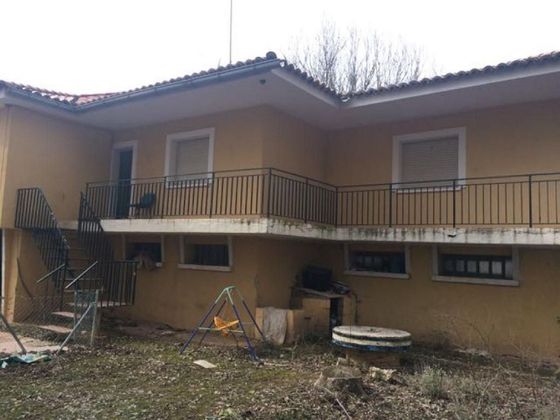 Foto 2 de Venta de casa en Valderrebollo de 4 habitaciones con terraza y garaje