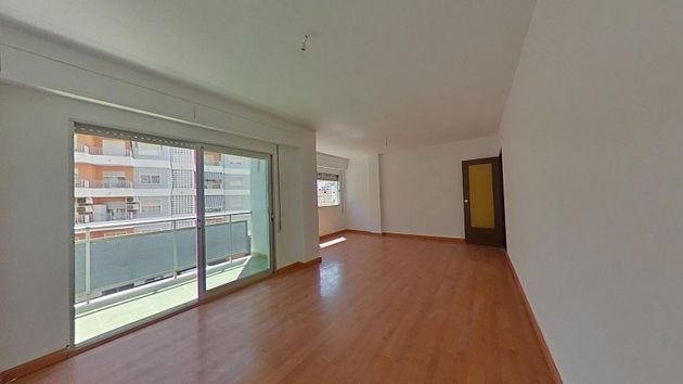 Foto 2 de Piso en venta en Centro - Gandia de 3 habitaciones con terraza y ascensor