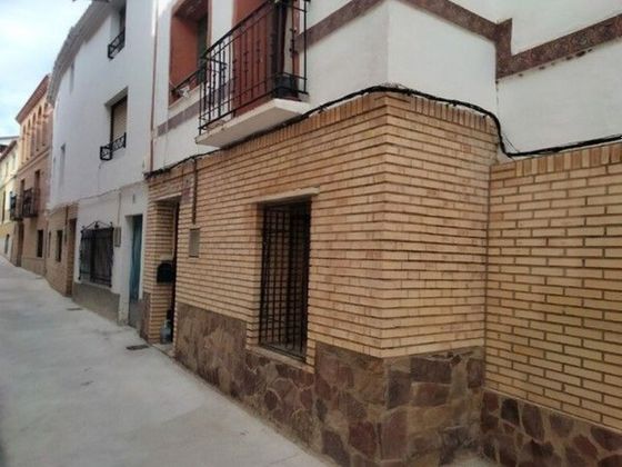 Foto 1 de Casa en venda a Urrea de Jalón de 4 habitacions amb terrassa